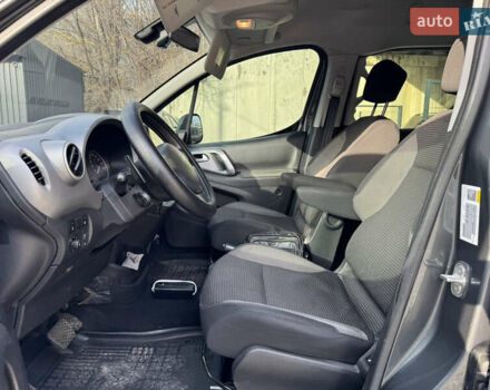 Серый Пежо Partner, объемом двигателя 1.56 л и пробегом 213 тыс. км за 12500 $, фото 7 на Automoto.ua