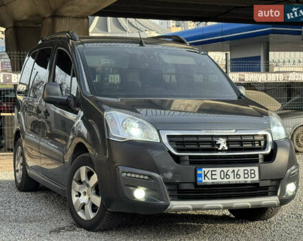 Серый Пежо Partner, объемом двигателя 1.56 л и пробегом 213 тыс. км за 12500 $, фото 1 на Automoto.ua