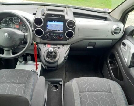 Серый Пежо Partner, объемом двигателя 1.2 л и пробегом 134 тыс. км за 6300 $, фото 18 на Automoto.ua