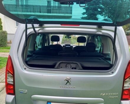 Серый Пежо Partner, объемом двигателя 1.2 л и пробегом 134 тыс. км за 6300 $, фото 4 на Automoto.ua