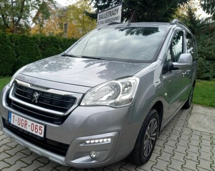 Серый Пежо Partner, объемом двигателя 1.2 л и пробегом 134 тыс. км за 6300 $, фото 16 на Automoto.ua