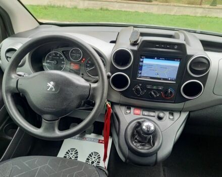 Серый Пежо Partner, объемом двигателя 1.2 л и пробегом 134 тыс. км за 6300 $, фото 23 на Automoto.ua