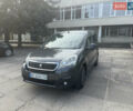 Серый Пежо Partner, объемом двигателя 0 л и пробегом 132 тыс. км за 8200 $, фото 1 на Automoto.ua