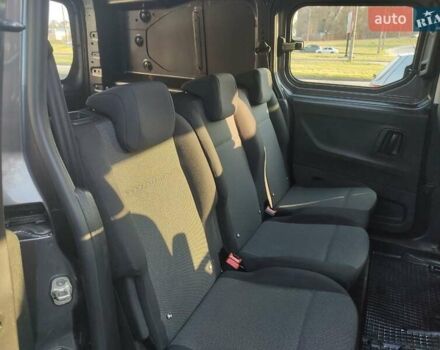 Сірий Пежо Partner, об'ємом двигуна 1.5 л та пробігом 30 тис. км за 19950 $, фото 8 на Automoto.ua