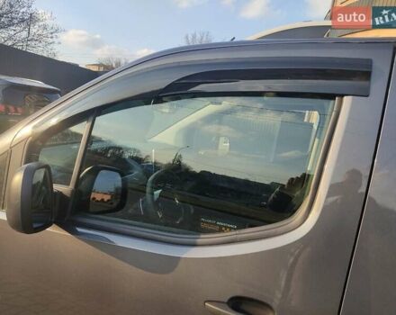 Сірий Пежо Partner, об'ємом двигуна 1.5 л та пробігом 30 тис. км за 19950 $, фото 17 на Automoto.ua
