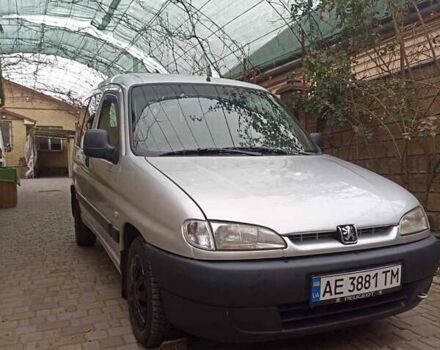 Сірий Пежо Partner, об'ємом двигуна 1.4 л та пробігом 511 тис. км за 4100 $, фото 1 на Automoto.ua