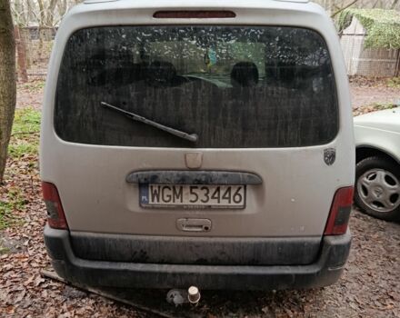 Серый Пежо Partner, объемом двигателя 0 л и пробегом 300 тыс. км за 2000 $, фото 4 на Automoto.ua