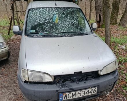 Серый Пежо Partner, объемом двигателя 0 л и пробегом 300 тыс. км за 2000 $, фото 1 на Automoto.ua