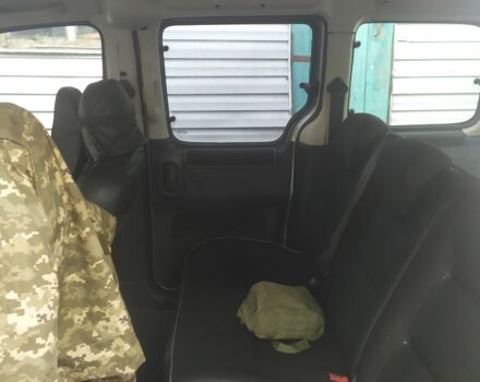 Серый Пежо Partner, объемом двигателя 1.6 л и пробегом 323 тыс. км за 4200 $, фото 9 на Automoto.ua