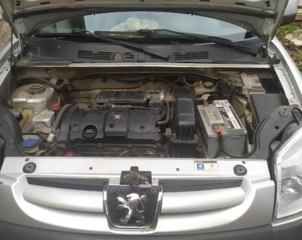 Серый Пежо Partner, объемом двигателя 1.6 л и пробегом 323 тыс. км за 4200 $, фото 4 на Automoto.ua