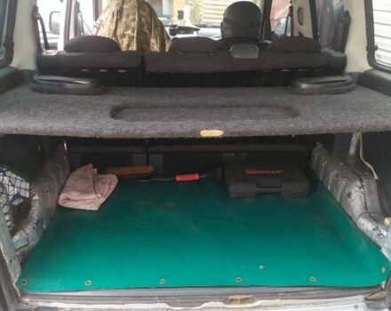 Серый Пежо Partner, объемом двигателя 1.6 л и пробегом 323 тыс. км за 4200 $, фото 8 на Automoto.ua