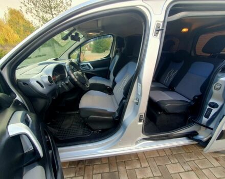 Серый Пежо Partner, объемом двигателя 1.6 л и пробегом 158 тыс. км за 8500 $, фото 7 на Automoto.ua