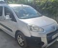 Серый Пежо Partner, объемом двигателя 0 л и пробегом 270 тыс. км за 7999 $, фото 1 на Automoto.ua