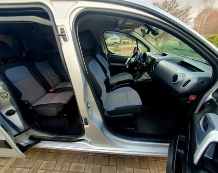 Серый Пежо Partner, объемом двигателя 1.6 л и пробегом 158 тыс. км за 8500 $, фото 12 на Automoto.ua