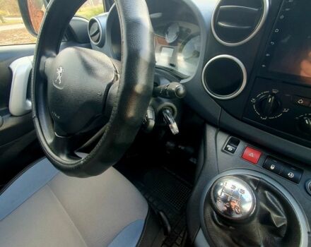 Серый Пежо Partner, объемом двигателя 1.6 л и пробегом 158 тыс. км за 8500 $, фото 13 на Automoto.ua