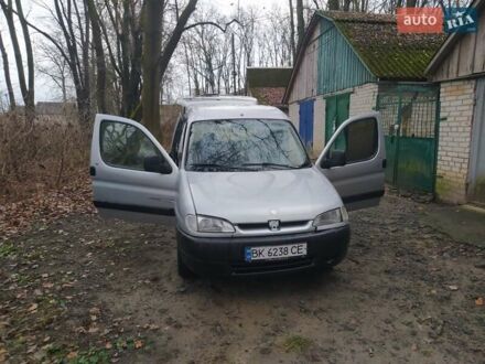 Сірий Пежо Partner, об'ємом двигуна 1.36 л та пробігом 180 тис. км за 1600 $, фото 1 на Automoto.ua