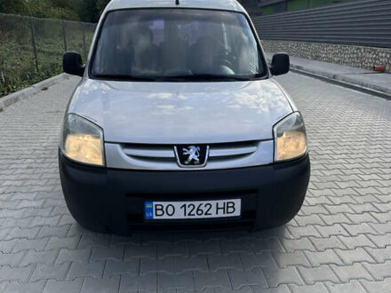 Серый Пежо Partner, объемом двигателя 2 л и пробегом 374 тыс. км за 3550 $, фото 1 на Automoto.ua