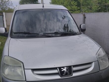 Пежо Partner 2004 у Вінниці на Automoto.ua Сірий Пежо Partner, об'ємом двигуна 1 л та пробігом 450 тис. км за 850 $, фото 1 на Automoto.ua