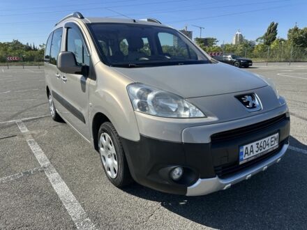 Серый Пежо Partner, объемом двигателя 1.6 л и пробегом 260 тыс. км за 7000 $, фото 1 на Automoto.ua