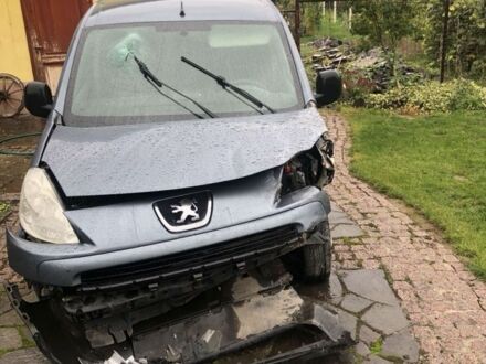 Серый Пежо Partner, объемом двигателя 1.6 л и пробегом 37 тыс. км за 2500 $, фото 1 на Automoto.ua