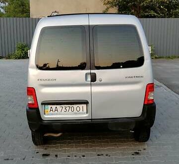 Серый Пежо Partner, объемом двигателя 1.4 л и пробегом 200 тыс. км за 3600 $, фото 1 на Automoto.ua