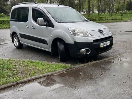 Сірий Пежо Partner, об'ємом двигуна 1.6 л та пробігом 240 тис. км за 6800 $, фото 1 на Automoto.ua