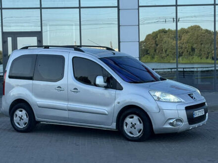 Серый Пежо Partner, объемом двигателя 1.56 л и пробегом 265 тыс. км за 6450 $, фото 1 на Automoto.ua