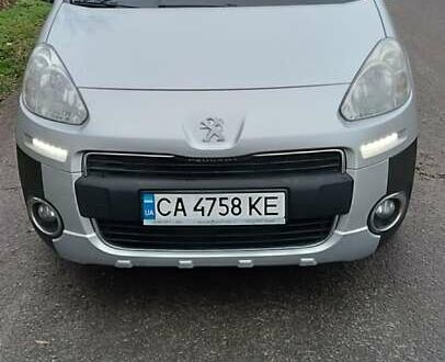 Серый Пежо Partner, объемом двигателя 1.56 л и пробегом 287 тыс. км за 8200 $, фото 1 на Automoto.ua