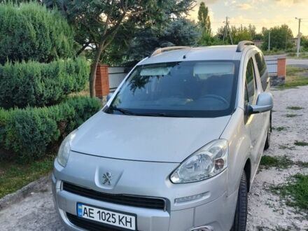 Серый Пежо Partner, объемом двигателя 1.6 л и пробегом 189 тыс. км за 8999 $, фото 1 на Automoto.ua