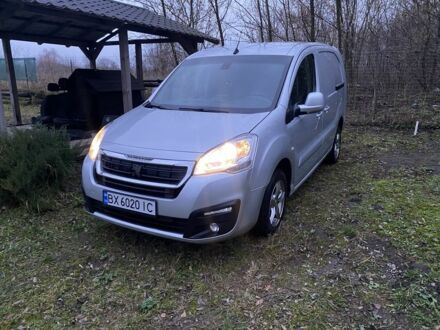 Серый Пежо Partner, объемом двигателя 1.6 л и пробегом 302 тыс. км за 8000 $, фото 1 на Automoto.ua
