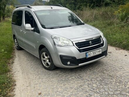 Серый Пежо Partner, объемом двигателя 1.6 л и пробегом 198 тыс. км за 7300 $, фото 1 на Automoto.ua