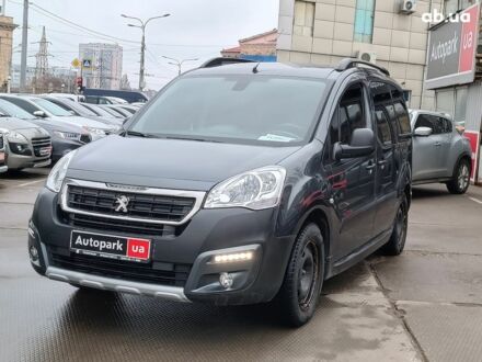 Пежо Partner 2017 в Харькове на Automoto.ua Серый Пежо Partner, объемом двигателя 1.6 л и пробегом 123 тыс. км за 11490 $, фото 1 на Automoto.ua