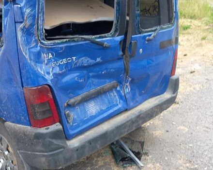 Синий Пежо Partner, объемом двигателя 2 л и пробегом 400 тыс. км за 600 $, фото 2 на Automoto.ua