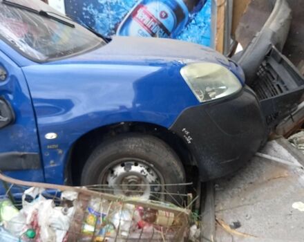 Синий Пежо Partner, объемом двигателя 2 л и пробегом 400 тыс. км за 600 $, фото 3 на Automoto.ua