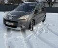 Синий Пежо Partner, объемом двигателя 1.6 л и пробегом 197 тыс. км за 7950 $, фото 1 на Automoto.ua