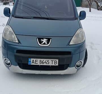 Синий Пежо Partner, объемом двигателя 1.6 л и пробегом 326 тыс. км за 6800 $, фото 1 на Automoto.ua