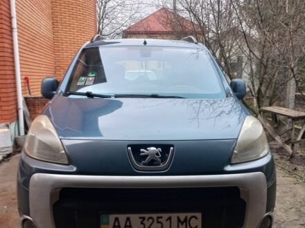Синий Пежо Partner, объемом двигателя 1.6 л и пробегом 308 тыс. км за 5300 $, фото 1 на Automoto.ua