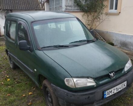 Зеленый Пежо Partner, объемом двигателя 1.9 л и пробегом 392 тыс. км за 2000 $, фото 1 на Automoto.ua