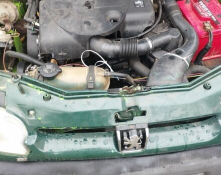 Зеленый Пежо Partner, объемом двигателя 1.9 л и пробегом 392 тыс. км за 2000 $, фото 4 на Automoto.ua