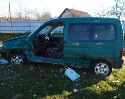 Зеленый Пежо Partner, объемом двигателя 1.9 л и пробегом 220 тыс. км за 2000 $, фото 1 на Automoto.ua