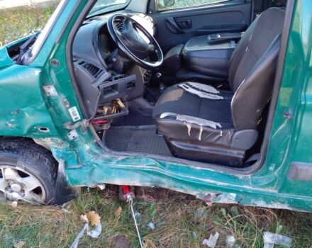 Зеленый Пежо Partner, объемом двигателя 1.9 л и пробегом 220 тыс. км за 2000 $, фото 3 на Automoto.ua