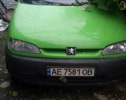 Зеленый Пежо Partner, объемом двигателя 1.9 л и пробегом 111 тыс. км за 3000 $, фото 4 на Automoto.ua