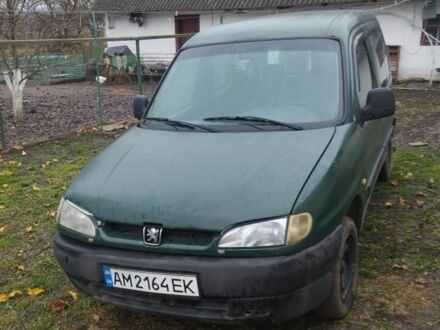 Зелений Пежо Partner, об'ємом двигуна 1.9 л та пробігом 392 тис. км за 2000 $, фото 1 на Automoto.ua