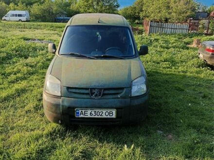Зеленый Пежо Partner, объемом двигателя 0 л и пробегом 3 тыс. км за 1793 $, фото 1 на Automoto.ua