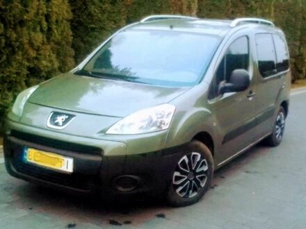 Зеленый Пежо Partner, объемом двигателя 1.6 л и пробегом 219 тыс. км за 5700 $, фото 1 на Automoto.ua