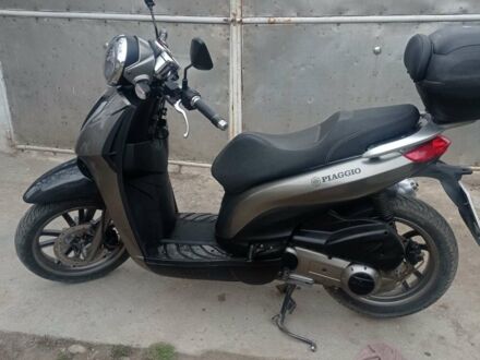 Пиаджо Beverly, объемом двигателя 0.3 л и пробегом 15 тыс. км за 1350 $, фото 1 на Automoto.ua