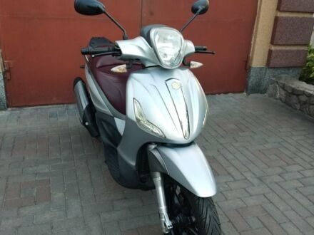 Сірий Піаджо Beverly, об'ємом двигуна 0 л та пробігом 33 тис. км за 1350 $, фото 1 на Automoto.ua