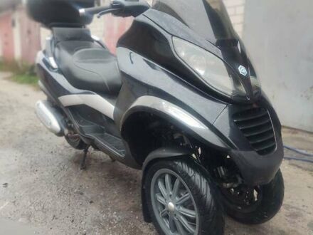 Чорний Піаджо MP3, об'ємом двигуна 0.25 л та пробігом 17 тис. км за 3000 $, фото 1 на Automoto.ua