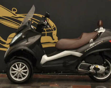 Пиаджо MP3 2014 в Киеве на Automoto.ua Коричневый Пиаджо MP3, объемом двигателя 0.3 л и пробегом 9 тыс. км за 4500 $, фото 3 на Automoto.ua