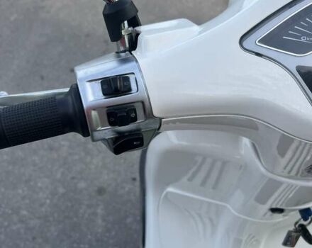 Білий Піаджо Vespa, об'ємом двигуна 0.12 л та пробігом 5 тис. км за 3200 $, фото 8 на Automoto.ua